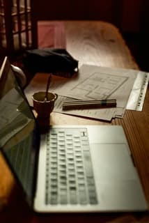 Manage your tasks with ease. Collaborate with your team. Remind yourself of important tasks.