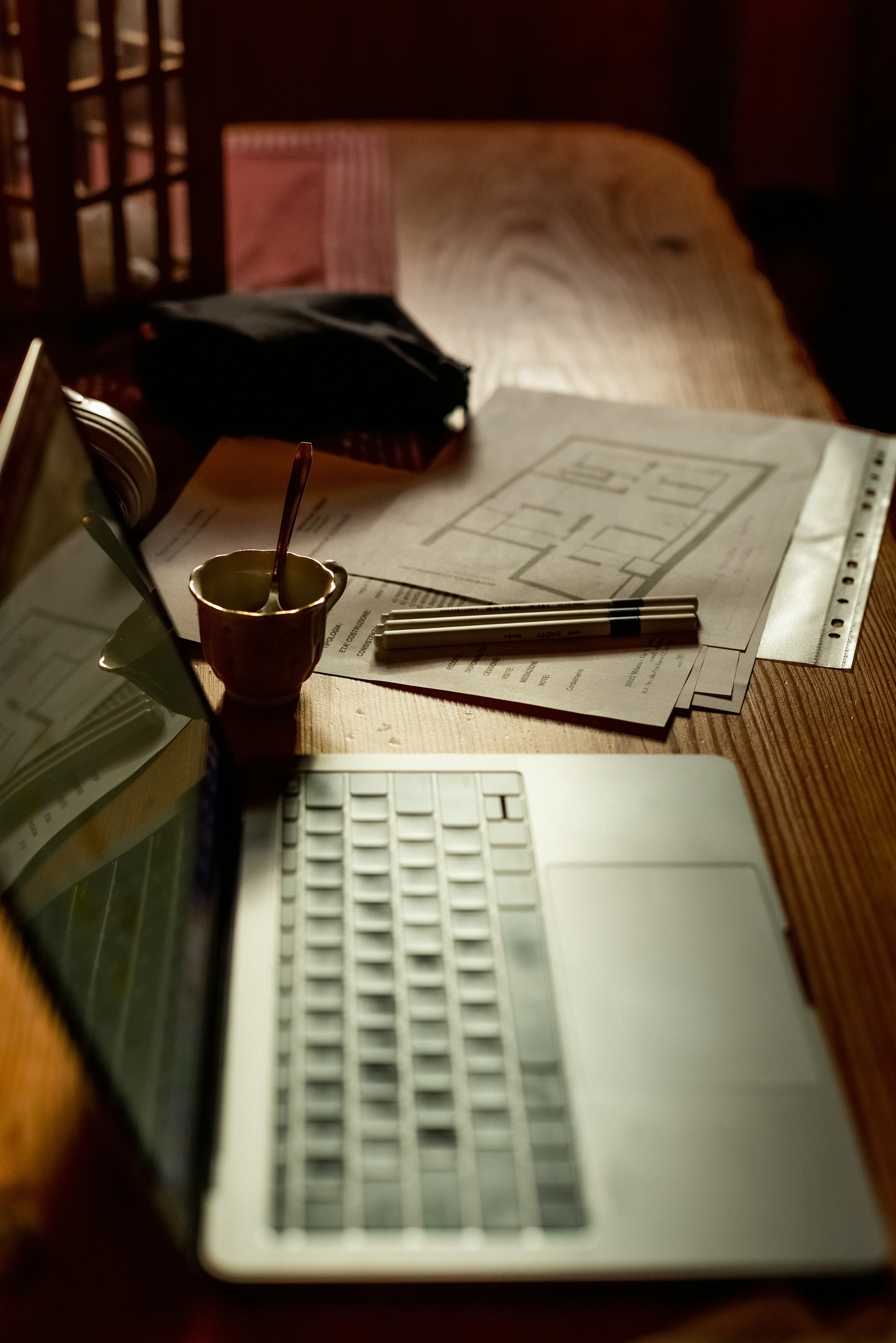 Manage your tasks with ease. Collaborate with your team. Remind yourself of important tasks.